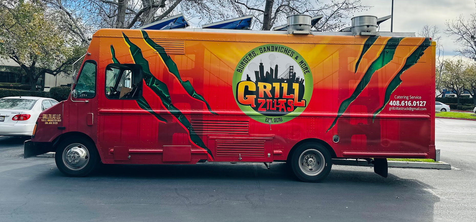 Catering service in California US we specialice in  delicius Burgers gourmet, fires, nachos and more, call us for a quote